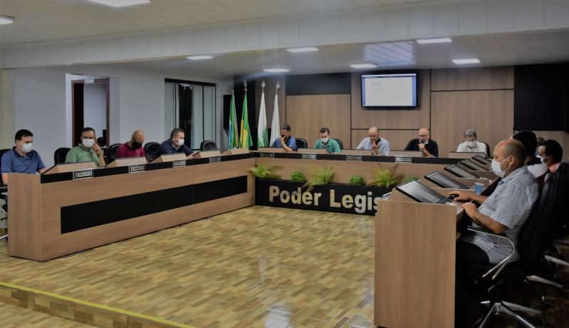 Vereadores aprovam novas vagas para os cargos de professor e assistente social